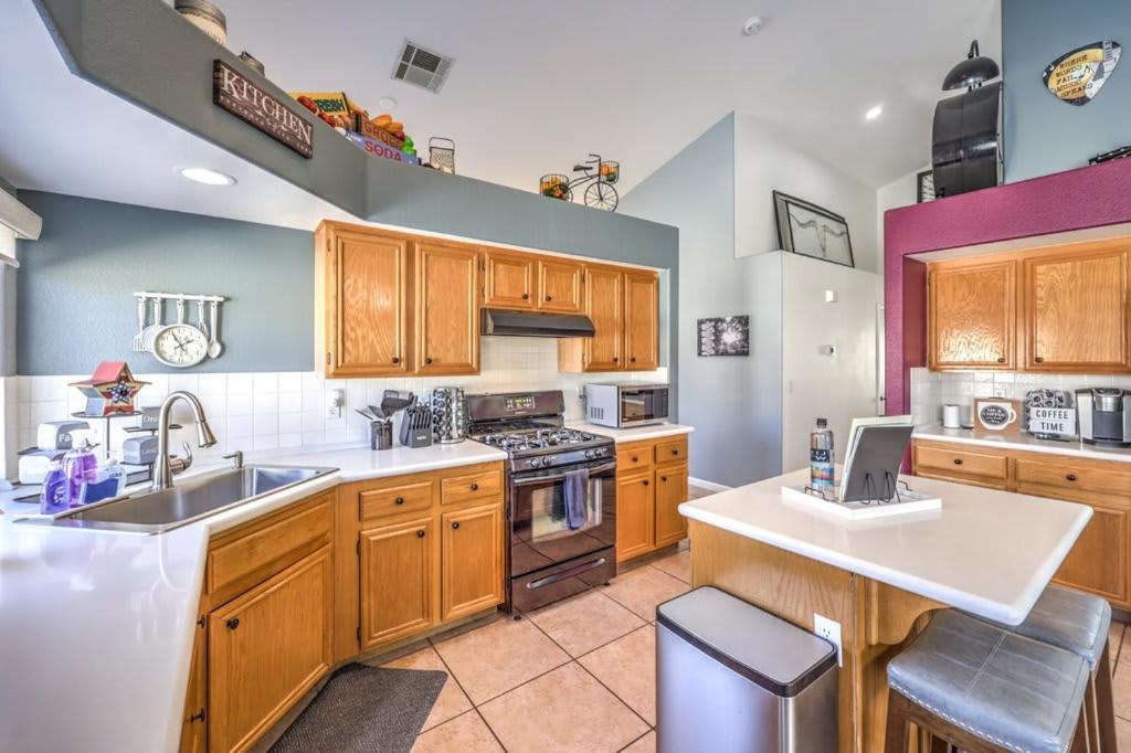Family Fun For Everyone In Las Vegas- 4 Bedrooms, Billiards, Game Room Henderson Luaran gambar