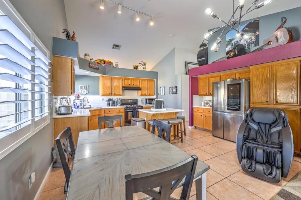 Family Fun For Everyone In Las Vegas- 4 Bedrooms, Billiards, Game Room Henderson Luaran gambar